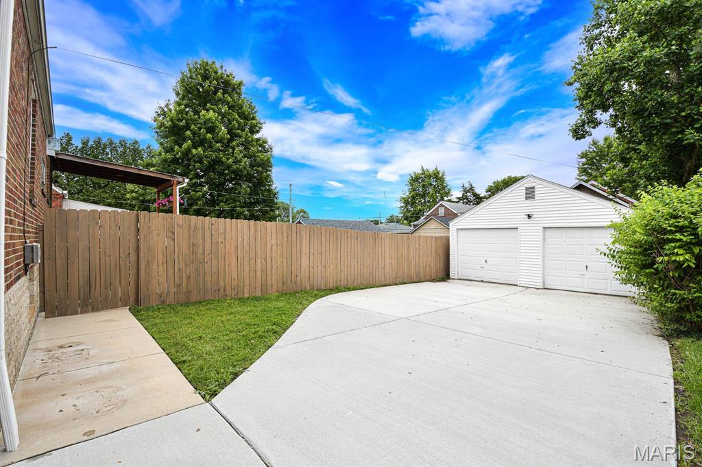 Tesson Ferry Court Amd - Residential