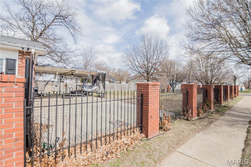 Malden Outlets - Residential