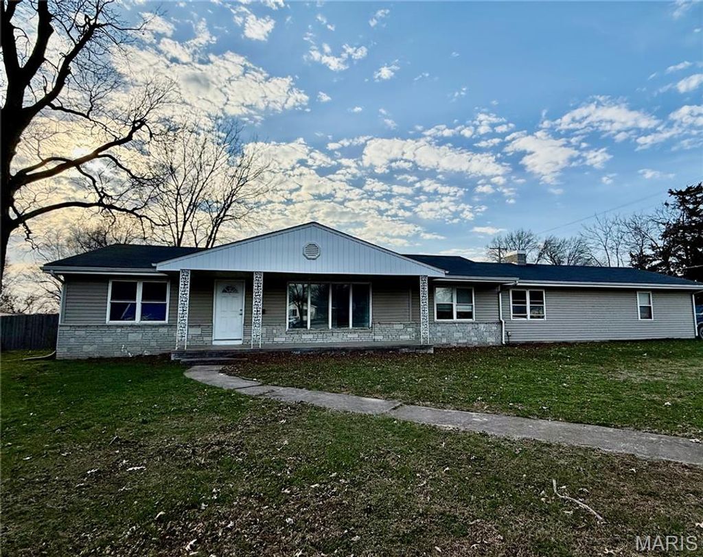 Photo of 505 W Walsh Street, Montgomery City, MO 63361 (MLS # 26013888)