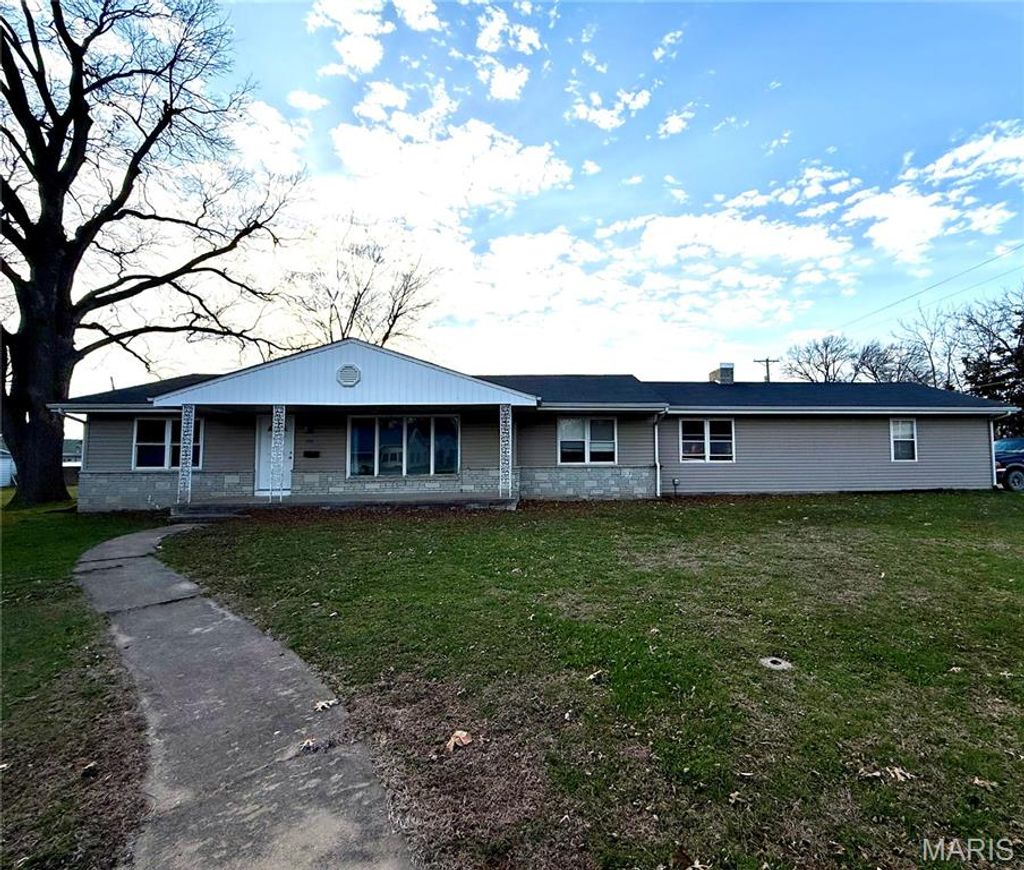 Photo of 505 W Walsh Street, Montgomery City, MO 63361 (MLS # 26013888)