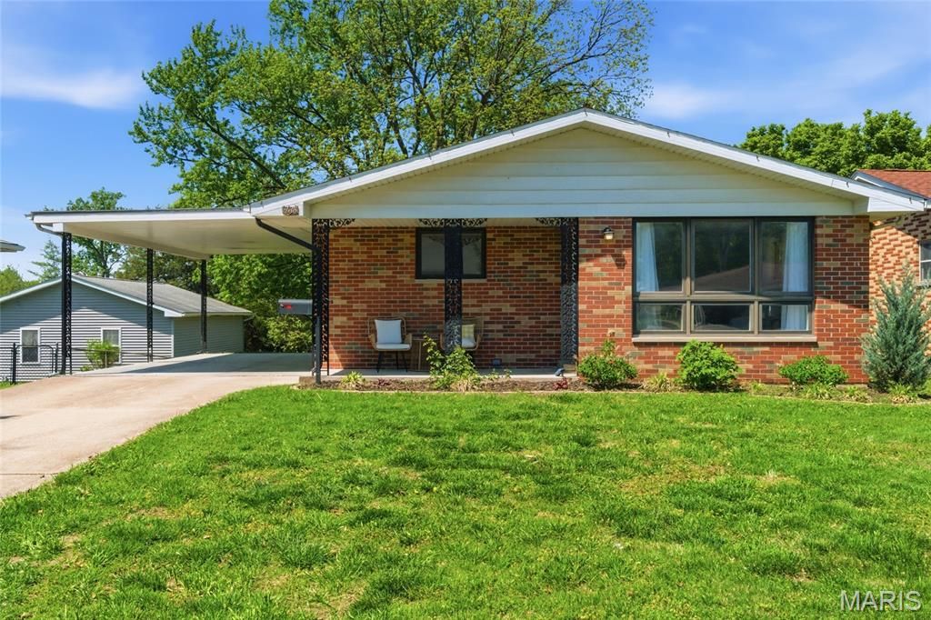 Photo of 735 Gettinger Street, Ste Genevieve, MO 63670 (MLS # 26023367)