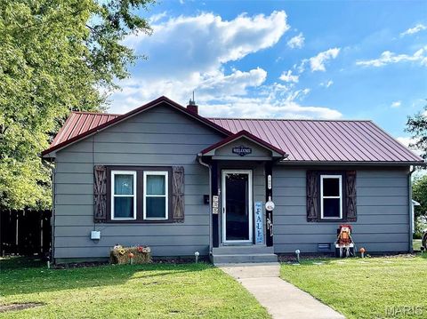 Photo of 1007 E 1st Street, Salem, MO 65560 (MLS # 25081851)