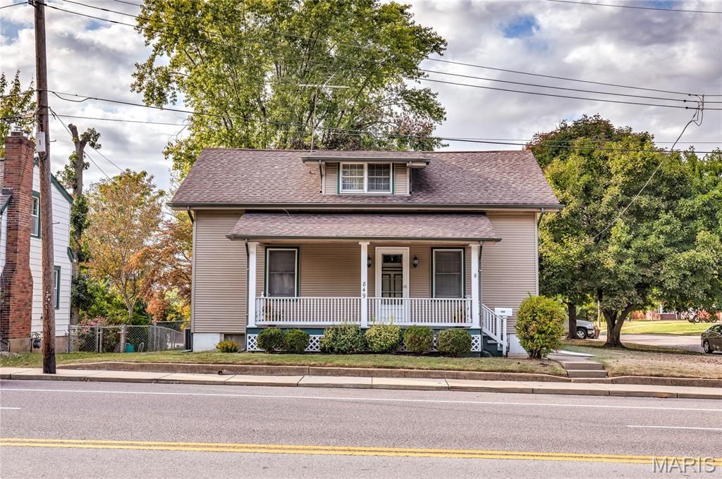 Photo of 849 Saint Ferdinand Street, Florissant, MO 63031 (MLS # 25069214)