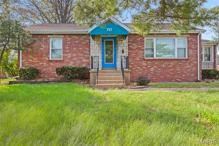Photo 1 of 38 — 717 Union Road, St Louis, MO 63123
