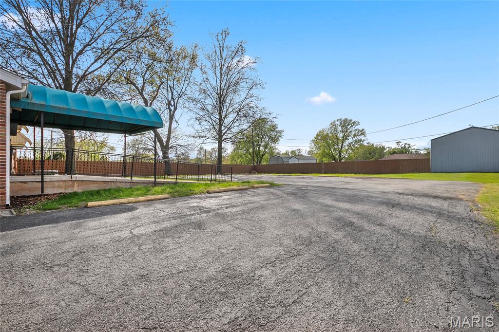 Bayless Court - Commercial Sale