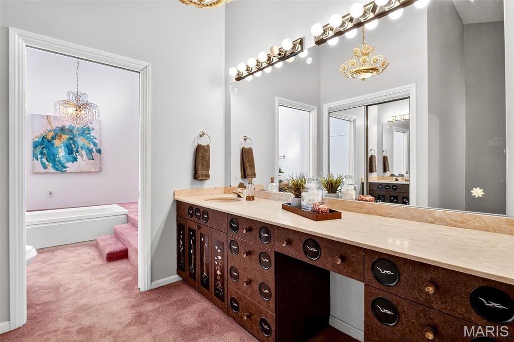 Alhambra, Illinois 62001, United States, 3 Bedrooms Bedrooms, ,4 BathroomsBathrooms,Residential,Active,231001