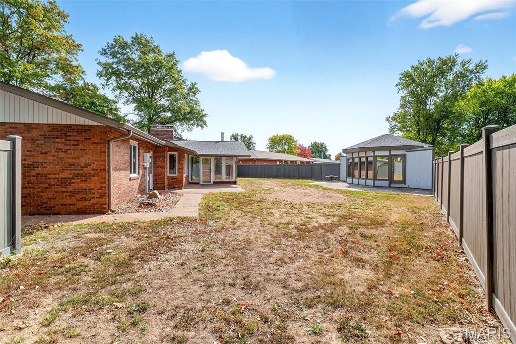 Alhambra, Illinois 62001, United States, 3 Bedrooms Bedrooms, ,4 BathroomsBathrooms,Residential,Active,231001