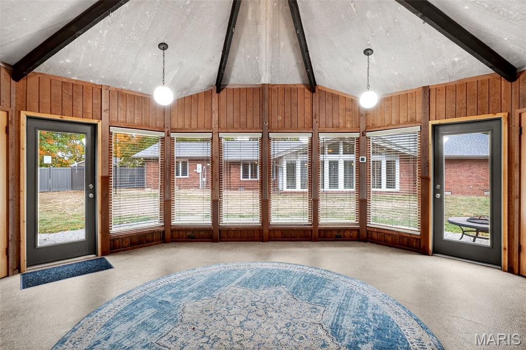 Alhambra, Illinois 62001, United States, 3 Bedrooms Bedrooms, ,4 BathroomsBathrooms,Residential,Active,231001