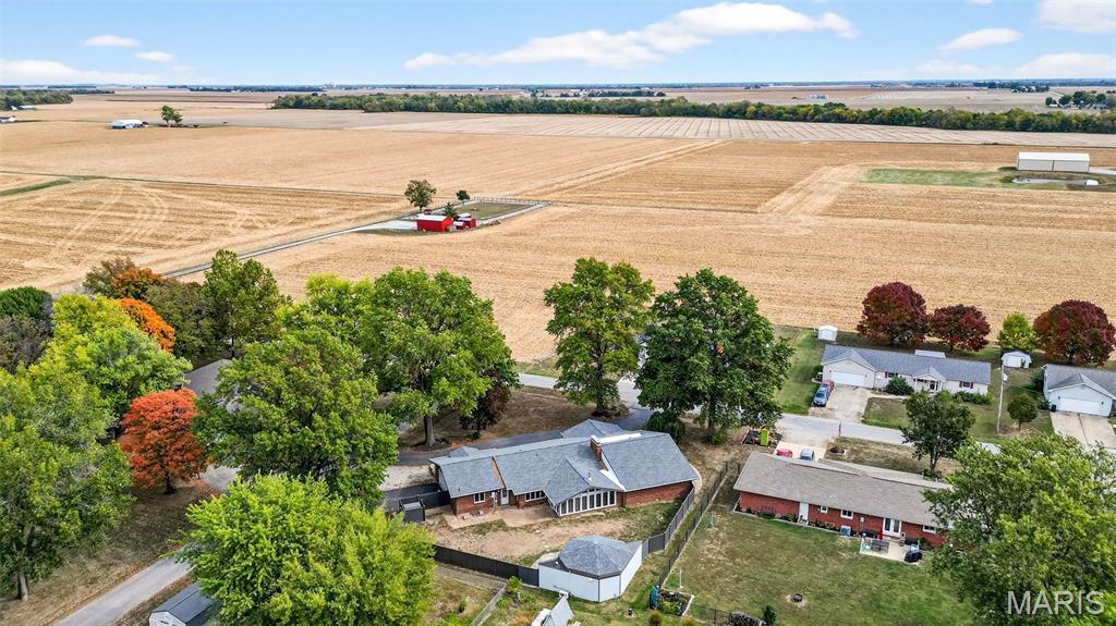 Alhambra, Illinois 62001, United States, 3 Bedrooms Bedrooms, ,4 BathroomsBathrooms,Residential,Active,231001