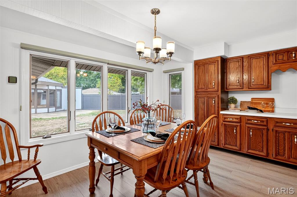 Alhambra, Illinois 62001, United States, 3 Bedrooms Bedrooms, ,4 BathroomsBathrooms,Residential,Active,231001