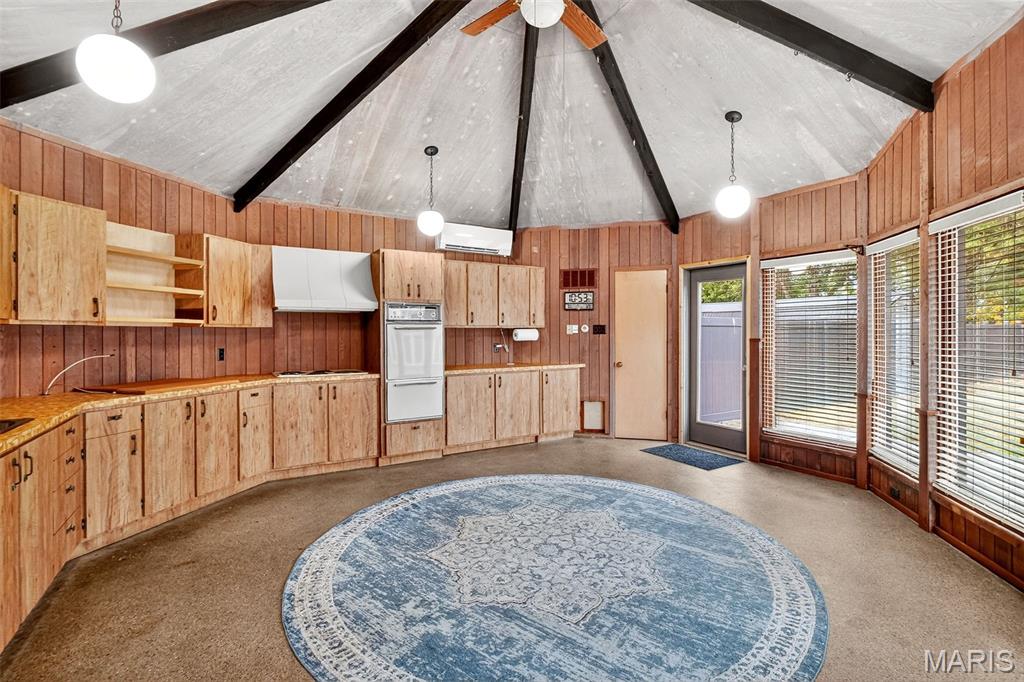 Alhambra, Illinois 62001, United States, 3 Bedrooms Bedrooms, ,4 BathroomsBathrooms,Residential,Active,231001