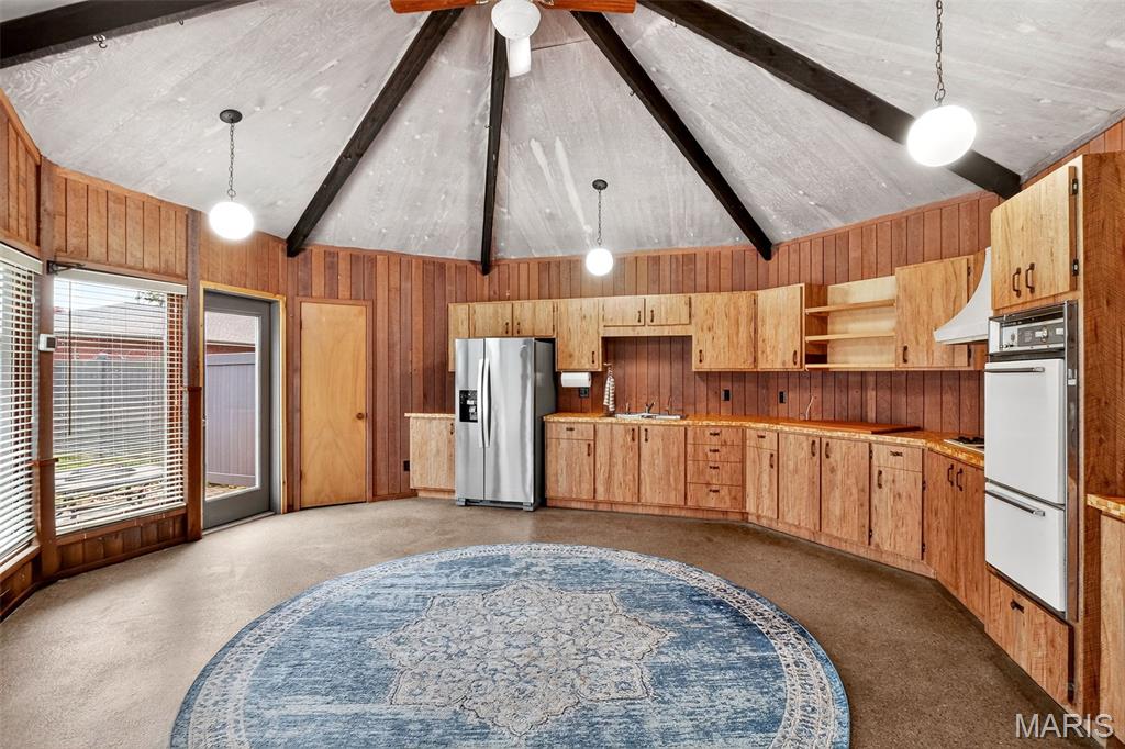 Alhambra, Illinois 62001, United States, 3 Bedrooms Bedrooms, ,4 BathroomsBathrooms,Residential,Active,231001