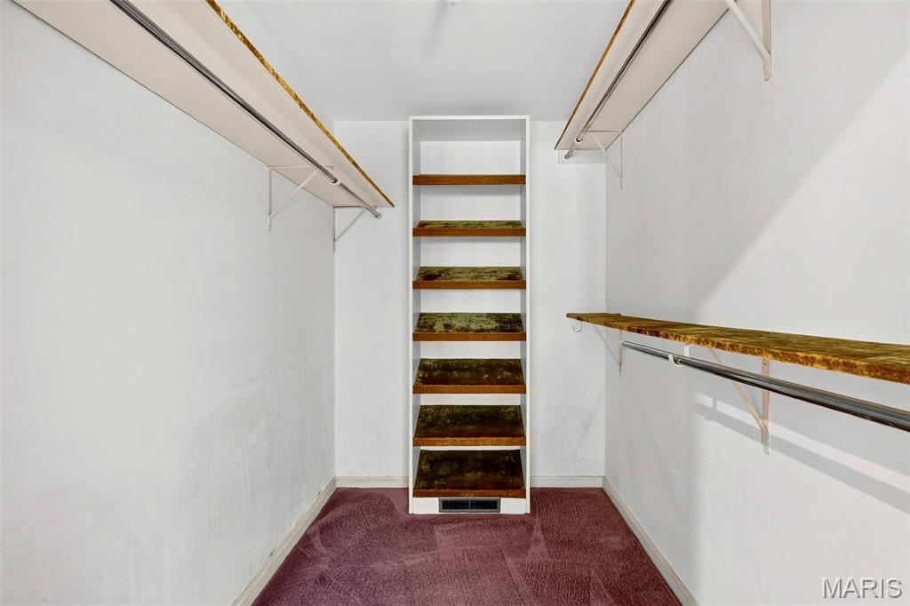 Alhambra, Illinois 62001, United States, 3 Bedrooms Bedrooms, ,4 BathroomsBathrooms,Residential,Active,231001