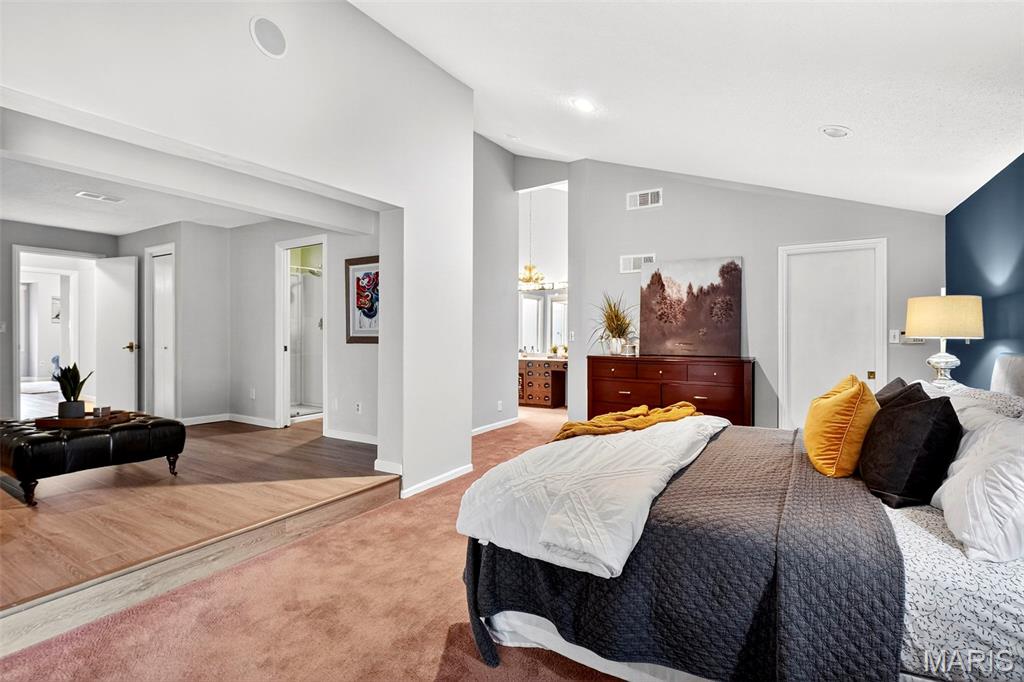 Alhambra, Illinois 62001, United States, 3 Bedrooms Bedrooms, ,4 BathroomsBathrooms,Residential,Active,231001