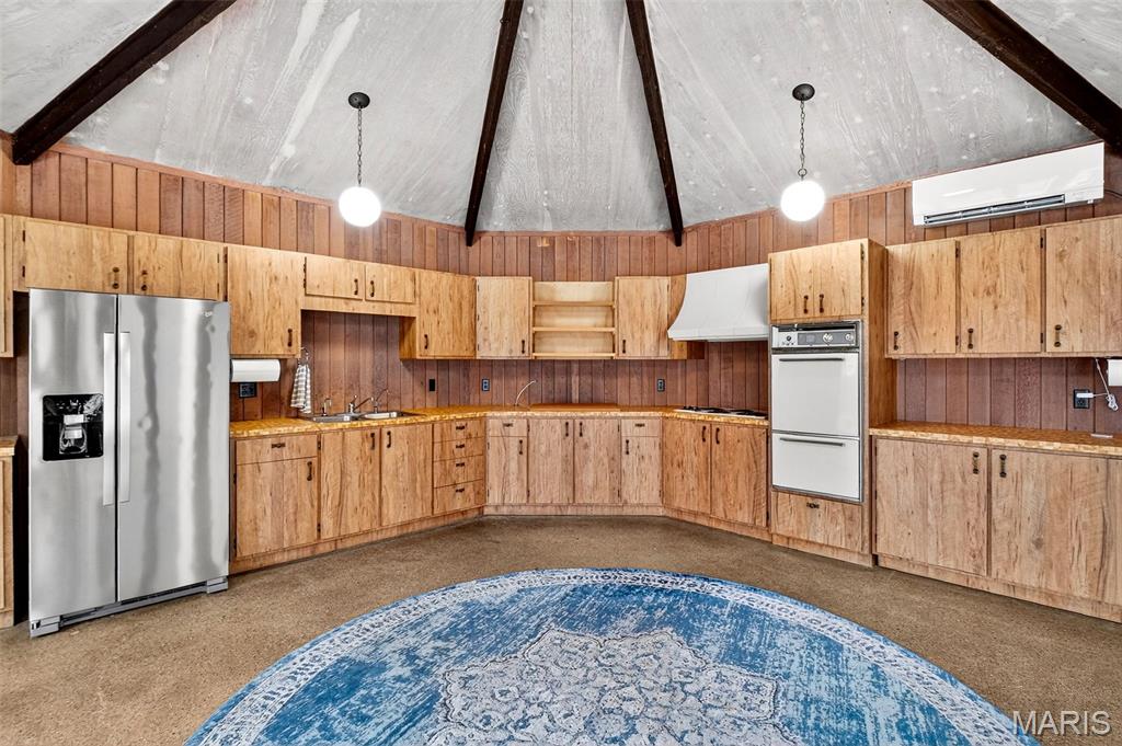 Alhambra, Illinois 62001, United States, 3 Bedrooms Bedrooms, ,4 BathroomsBathrooms,Residential,Active,231001