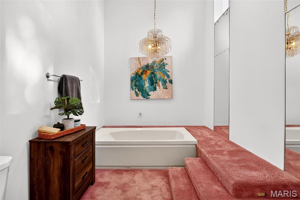 Alhambra, Illinois 62001, United States, 3 Bedrooms Bedrooms, ,4 BathroomsBathrooms,Residential,Active,231001