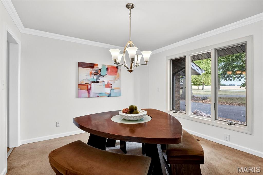 Alhambra, Illinois 62001, United States, 3 Bedrooms Bedrooms, ,4 BathroomsBathrooms,Residential,Active,231001