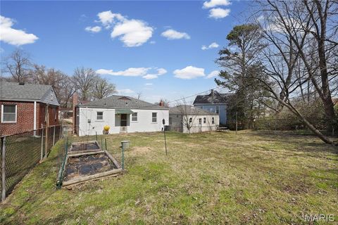 Tiny photo for 2336 Esther Avenue, St Louis, MO 63139 (MLS # 26018902)