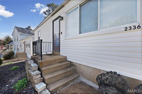 Tiny photo for 2336 Esther Avenue, St Louis, MO 63139 (MLS # 26018902)