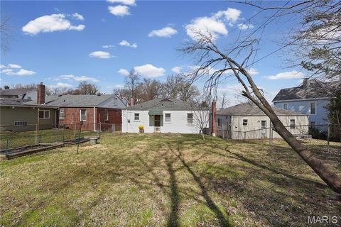 Tiny photo for 2336 Esther Avenue, St Louis, MO 63139 (MLS # 26018902)