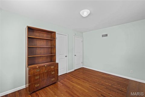 Tiny photo for 2336 Esther Avenue, St Louis, MO 63139 (MLS # 26018902)