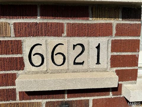 Photo of 6621 Dunwold Drive, Berkeley, MO 63134 (MLS # 26012147)