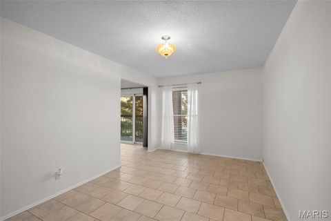 Tiny photo for 585 Coeur De Royale Drive #301, Creve Coeur, MO 63141 (MLS # 26026142)