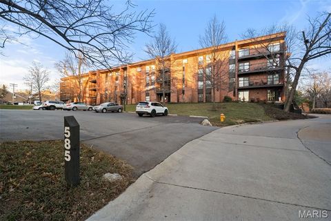 Tiny photo for 585 Coeur De Royale Drive #301, Creve Coeur, MO 63141 (MLS # 26026142)