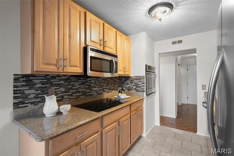 Tiny photo for 585 Coeur De Royale Drive #301, Creve Coeur, MO 63141 (MLS # 26026142)
