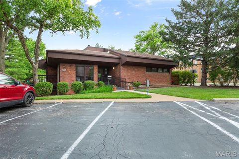 Tiny photo for 585 Coeur De Royale Drive #301, Creve Coeur, MO 63141 (MLS # 26026142)