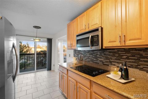 Tiny photo for 585 Coeur De Royale Drive #301, Creve Coeur, MO 63141 (MLS # 26026142)