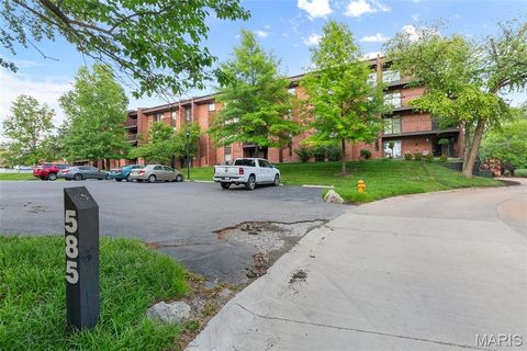 Tiny photo for 585 Coeur De Royale Drive #301, Creve Coeur, MO 63141 (MLS # 26026142)
