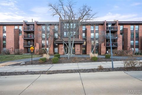 Tiny photo for 585 Coeur De Royale Drive #301, Creve Coeur, MO 63141 (MLS # 26026142)