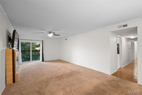Tiny photo for 585 Coeur De Royale Drive #301, Creve Coeur, MO 63141 (MLS # 26026142)