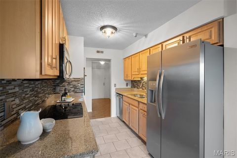 Tiny photo for 585 Coeur De Royale Drive #301, Creve Coeur, MO 63141 (MLS # 26026142)