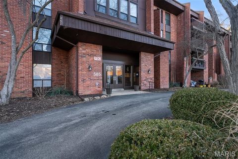 Tiny photo for 585 Coeur De Royale Drive #301, Creve Coeur, MO 63141 (MLS # 26026142)