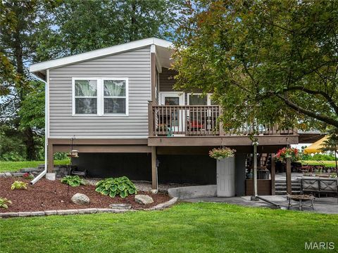 Photo of 758 Boulevard De Cannes, Edwardsville, IL 62025 (MLS # 26032241)