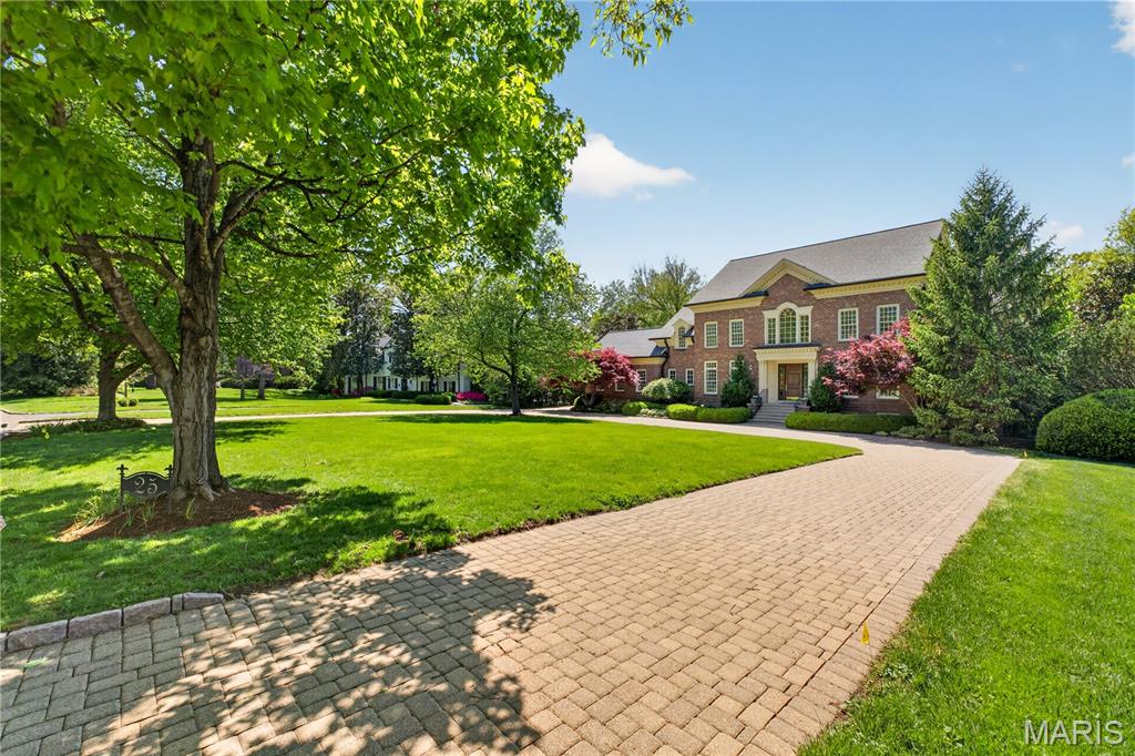 25 Fair Oaks Drive