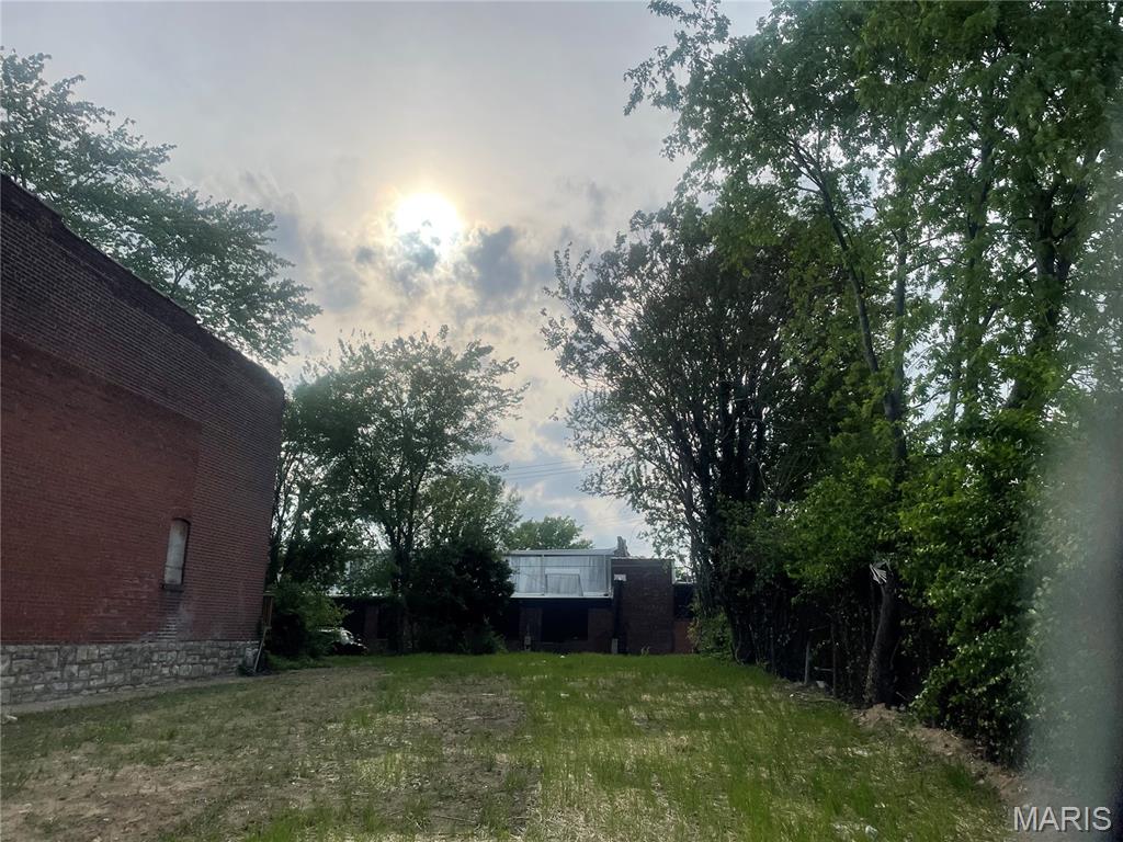 St Louis Commons Add - Land
