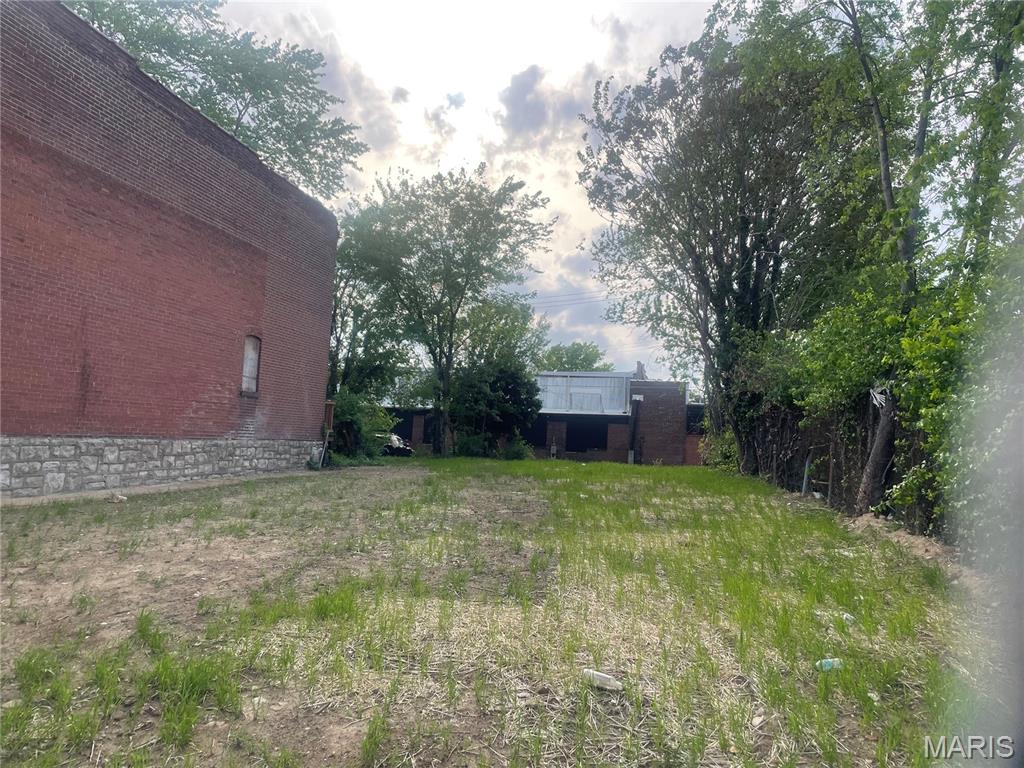 St Louis Commons Add - Land
