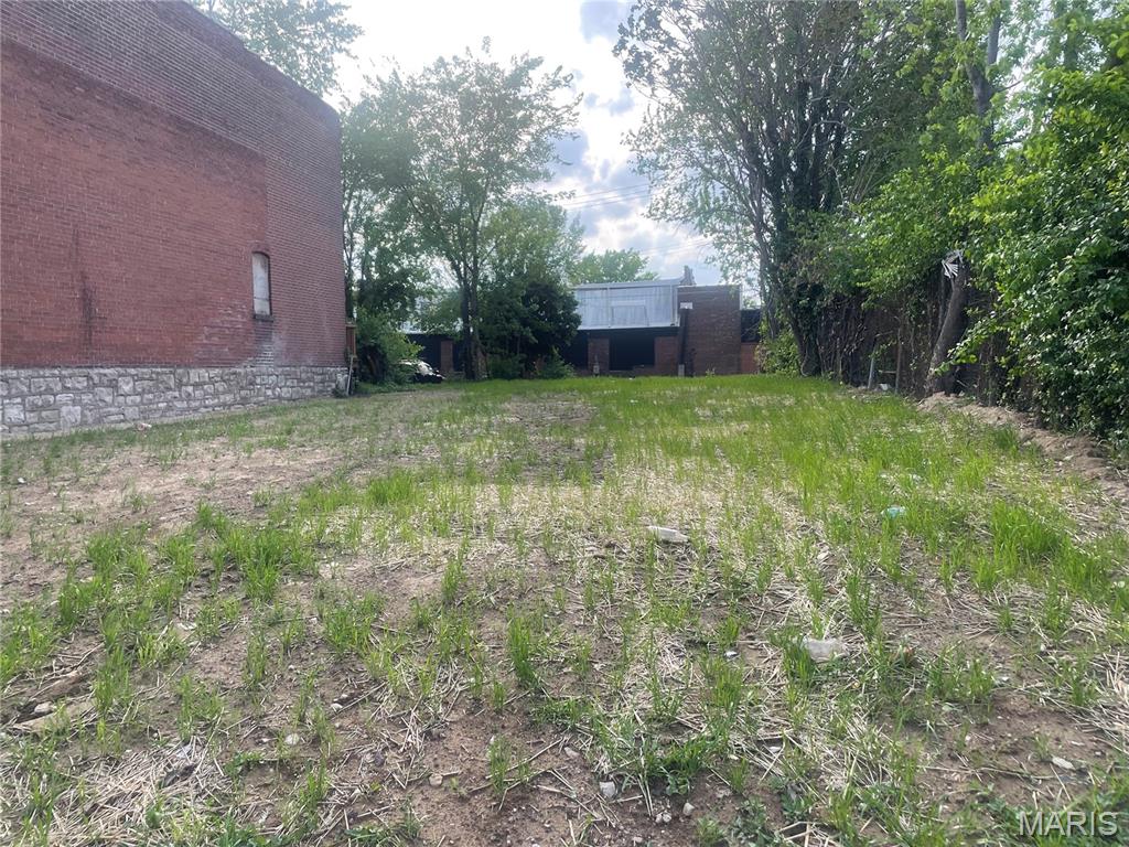 St Louis Commons Add - Land