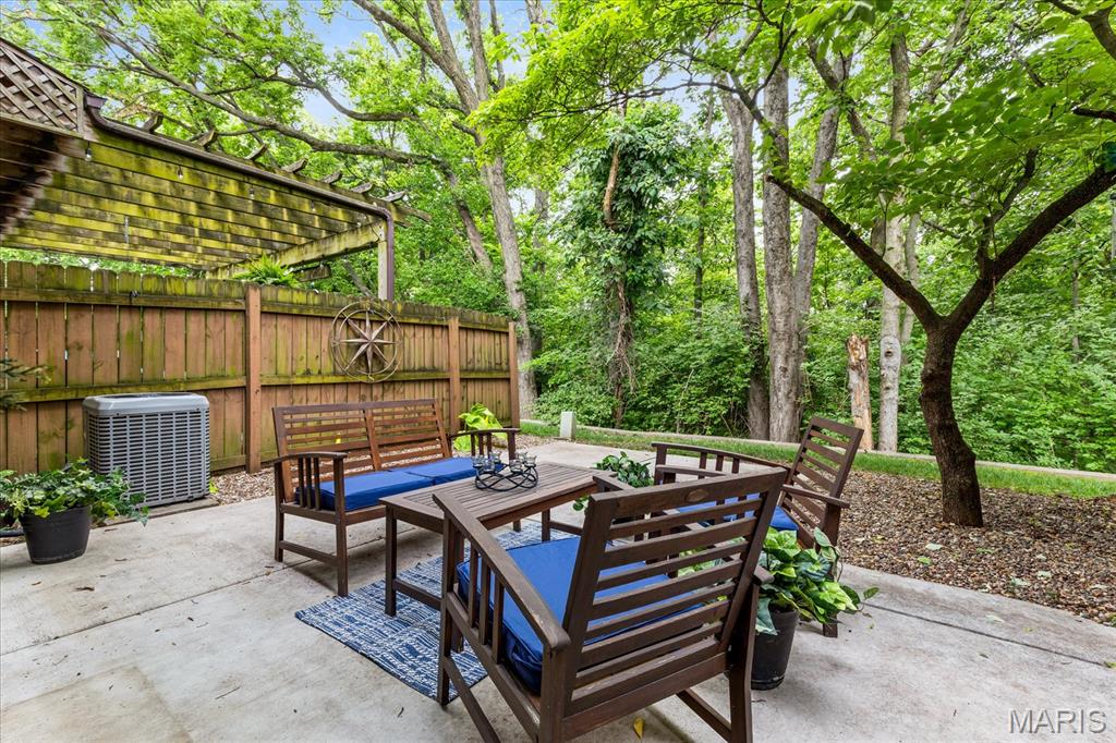 Photo 1 of 28 — 1387 Hampton Road C, St Peters, MO 63303