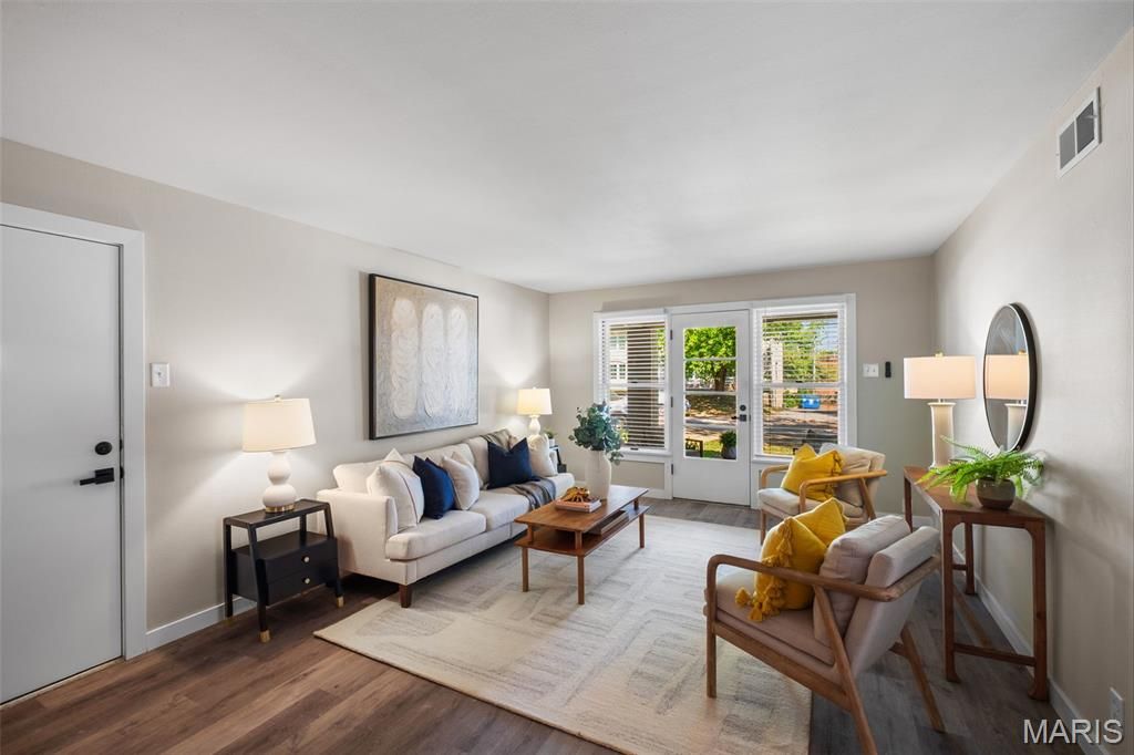 Photo of 621 Highland Park Drive #G, Chesterfield, MO 63017 (MLS # 26007713)