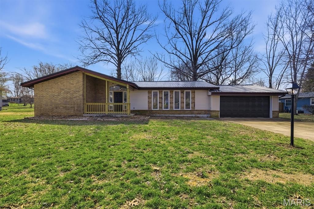 Photo of 908 M- East 10th Street, Mountain Grove, MO 65711 (MLS # 26016261)