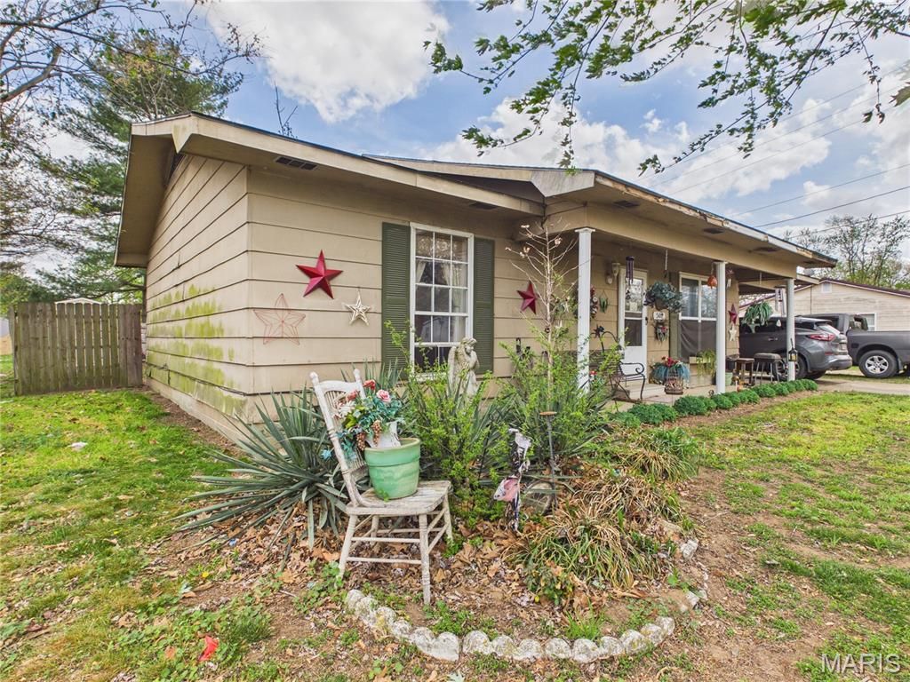 Photo of 501 Mulberry Street, Bernie, MO 63822 (MLS # 26020186)