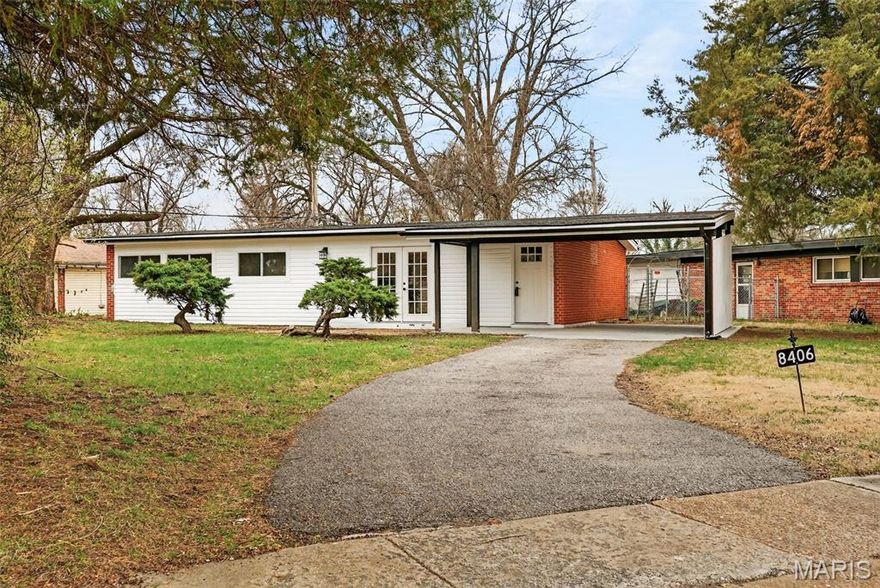 Welcome to this beautifully updated, move-in ready home in Berkeley. Perfect for a first-time homebuyer or investor! This 3-bedroom, 2 full bathroom home offers an inviting open-concept layout with high ceilings, a spacious living area with double doors, a designated dining space, and a fully remodeled kitchen featuring new cabinetry and appliances. Down the hall, you’ll find two generously sized bedrooms with ample closet space, along with a primary suite that includes a fully updated private bathroom. The home is filled with natural light and showcases new vinyl flooring throughout, fresh interior paint, modern light fixtures, and tastefully updated bathrooms and much more! Recent exterior improvements include a new roof and siding, adding both value and peace of mind. Step outside to enjoy a fully fenced backyard, perfect for relaxing or entertaining, along with the convenience of a one-car carport.
Schedule your showing today to see all this home has to offer.
Buyer to verify all MLS information.