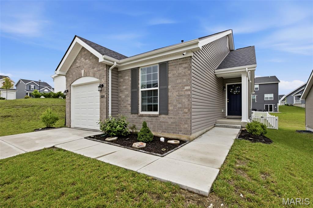 Photo 1 of 35 — 3215 White Pine Drive, Imperial, MO 63052
