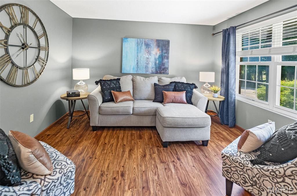 Edwardsville, Illinois 62025, United States, 4 Bedrooms Bedrooms, ,3 BathroomsBathrooms,Residential,Active,202954