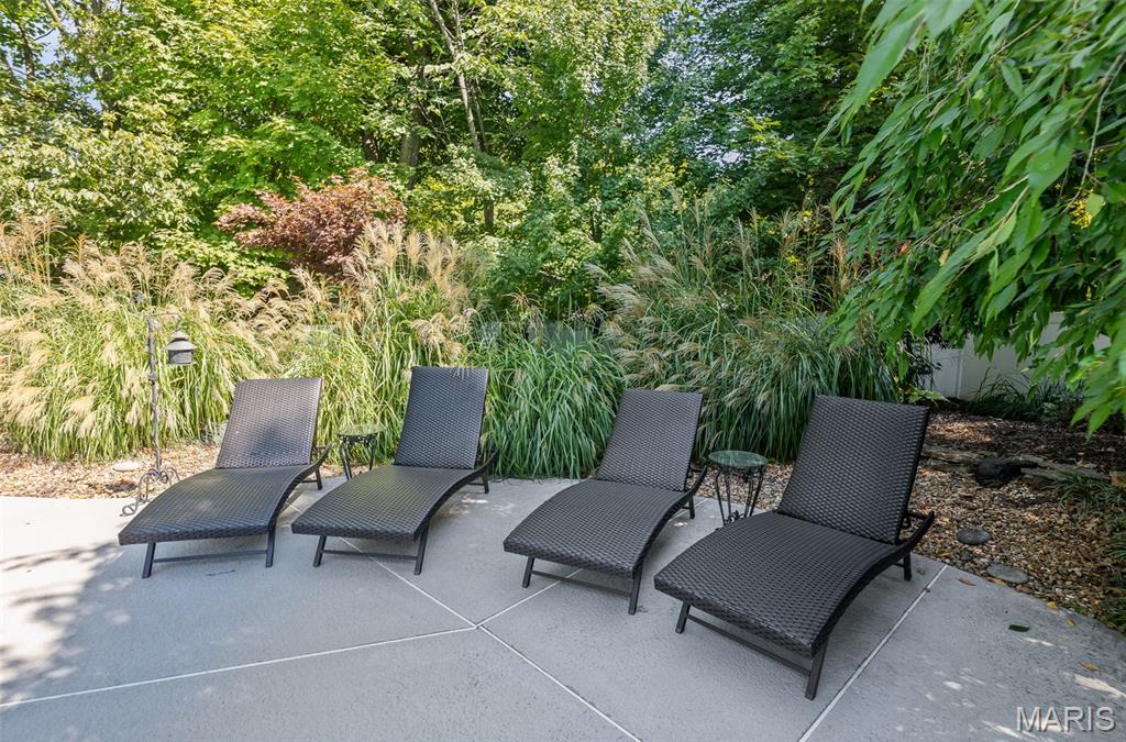 Edwardsville, Illinois 62025, United States, 4 Bedrooms Bedrooms, ,3 BathroomsBathrooms,Residential,Active,202954