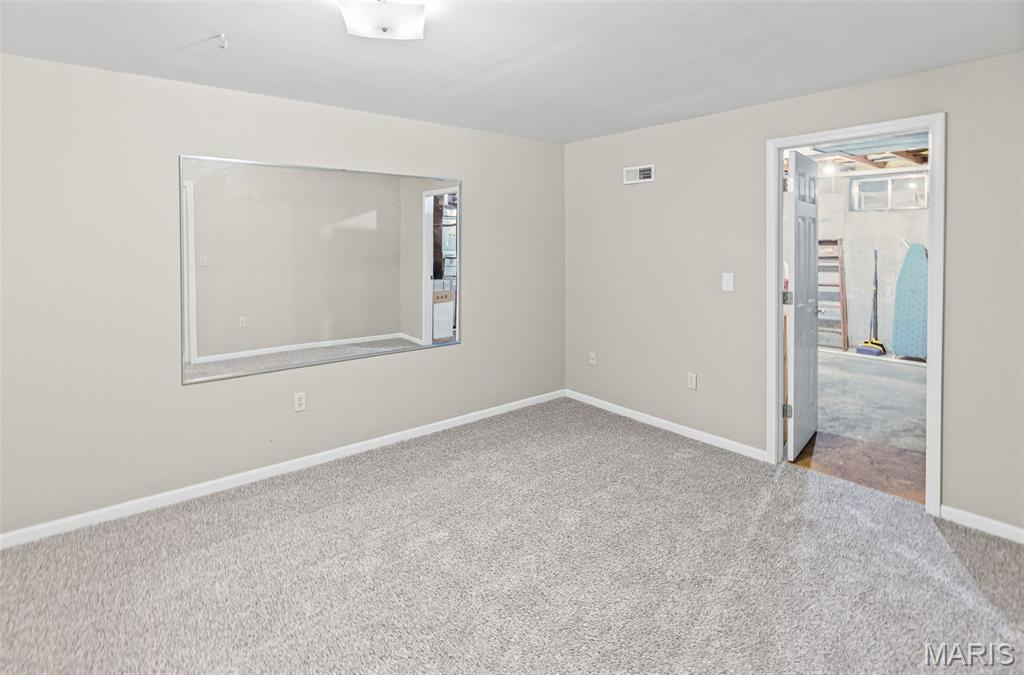 Edwardsville, Illinois 62025, United States, 4 Bedrooms Bedrooms, ,3 BathroomsBathrooms,Residential,Active,202954